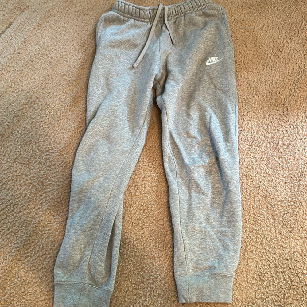 Gray Nike Men's Sportswear Club Fleece Joggers